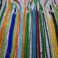 تعدادی تسبیح قدیمی|کلکسیون اشیاء عتیقه|اردبیل, |دیوار