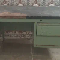 میز آهنی