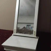 آئینه قدی با میز