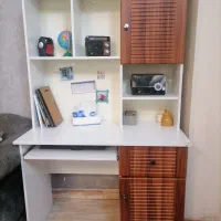 میز کامپیوتر در حد تمیز|میز تحریر و کامپیوتر|گرگان, |دیوار