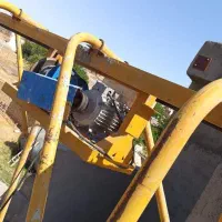 یکدستگاه بالابر ساختمانی،موتور بزرگ وپرقدرت ،فروشی
