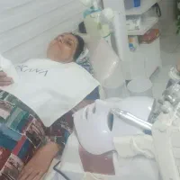 فشیال کامل پوست همراه با وکس صورت رایگان