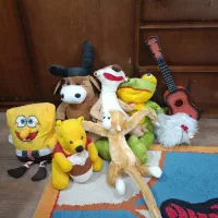 تعدادی عروسک بچه گانه