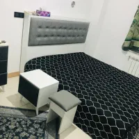 مبل و جلو مبلی و دو تخته فرش ۹ متری و سرویس تخت