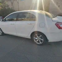 سواری جیلی سفید