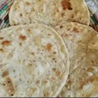 نان تنوری کنجدی و معمولی