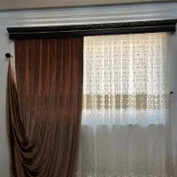 پرده همراه کتیبه و گلمیخ