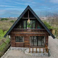 اجاره کلبه سویسی استخر جنگلی