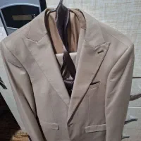 کت و شلوار|لباس|صومعه‌سرا, |دیوار