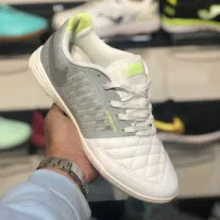 کفش فوتبال فوتسال والیبال|کیف، کفش، کمربند|ارومیه, |دیوار