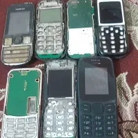 تعدادی گوشی ساده که نیاز به تعمیر دارن 2تا روشن