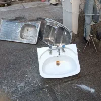 دو عدد سینک و یک روشویی با شیر