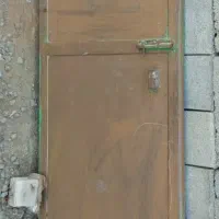 درب آهنی سرویس بهداشتی