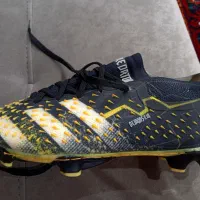 کفش فوتبال نو وتمیز