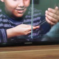 تلویزیون ۴۳ دوو ضربه خورده با کارتن کنترل