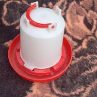 ظرف آب و غذاخوری مخصوص مرغ و خروس