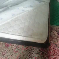 دو عدد تخت دو نفره و یک نفر