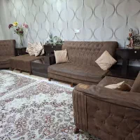 مبل هفت نفره با میز کنارش و میز وسط