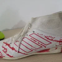 توپ و کفش سالن