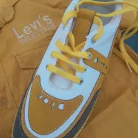 کتونی نو همراه با پیراهن اسپرت