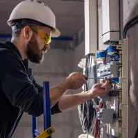 برقکار/خدمات تخصصی برق و تاسیسات ساختمانی