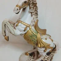 مجسمه و تزئینات