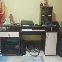 میز کامپیوتر کارکرده