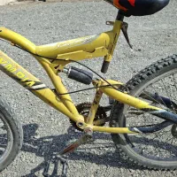 دوچرخه ۲۶|دوچرخه، اسکیت، اسکوتر|رودخانه, |دیوار