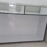 میز پیشخوان  میز چوبی پاچال  ویترین