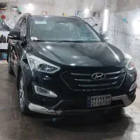 یک کارگر ساده یا نیمه وارد کار در نقاشی اتومبیل