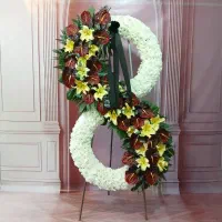 مستقیم از بازارگل پایه تاج دسته گل ترحیم افتتاحیه