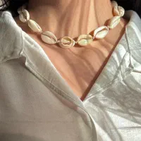 (فروشگاه ساعت و بدلیجات گلچین)گردنبند صدف