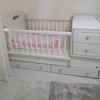 تخت وکمد