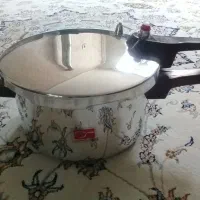 زودپز استیل ۴ لیتری نو مناسب جهیزیه