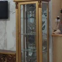 ویترین طلایی رنگ
