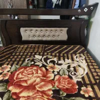 تخت خواب دونفره در حد نوع بدون خط وخش