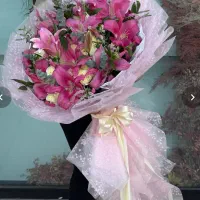 دسته گل لیلیوم باکس گل لیلیوم با دیزاین رایگان