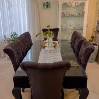 میز و صندلی نهارخوری۸نفره‌در حد نو به همراه بوفه