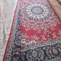 فرش قرمز کرک دار سالم