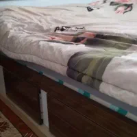 تخت خواب دونفر جنس چوب خوب ومحکم
