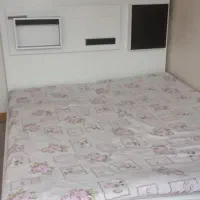 تخت کارکرده تشک سالم و تخته های زیر سالم