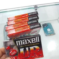 تعدادی نوار کاست خام و پرشده به فروش میرسد