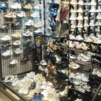 ویترین مغازه دکور کفش|فروشگاه و مغازه|مشهد, گلشور|دیوار