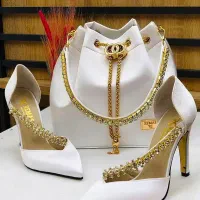 فروشنده ماهر خانم-  گالری کیف وکفش - محدوده آبرسان