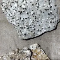 سنگ میکاشیست گارنت دار،چاکرا و انرژی درمانی
