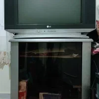 تلویزیون و میز