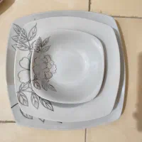 ظروف غذاخوری چینی ۱۲ نفره با پلوخوری اضافه