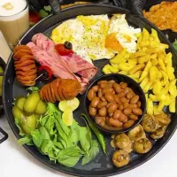 بارسیتا و صبحانه زن و خدماتی و قلیون زن