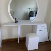 تخت خواب تکنفره و میز آرایش|تخت و سرویس خواب|آستانه اشرفیه, |دیوار