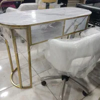 میز کاشت ناخن|آرایشگاه و سالنهای زیبایی|رشت, امین الضرب|دیوار